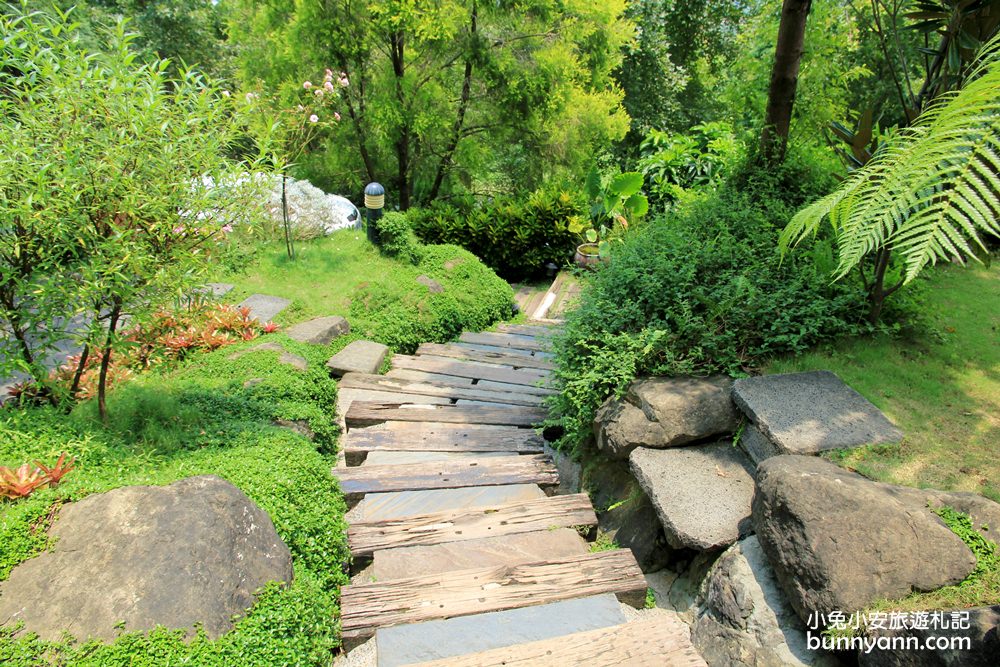 嘉義景點》幸福山丘happyhill,小山丘上的貨櫃屋,藍天下眺望嘉義美景 嘉義景點》幸福山丘happyhill,小山丘上的貨櫃屋,藍天下眺望嘉義美景