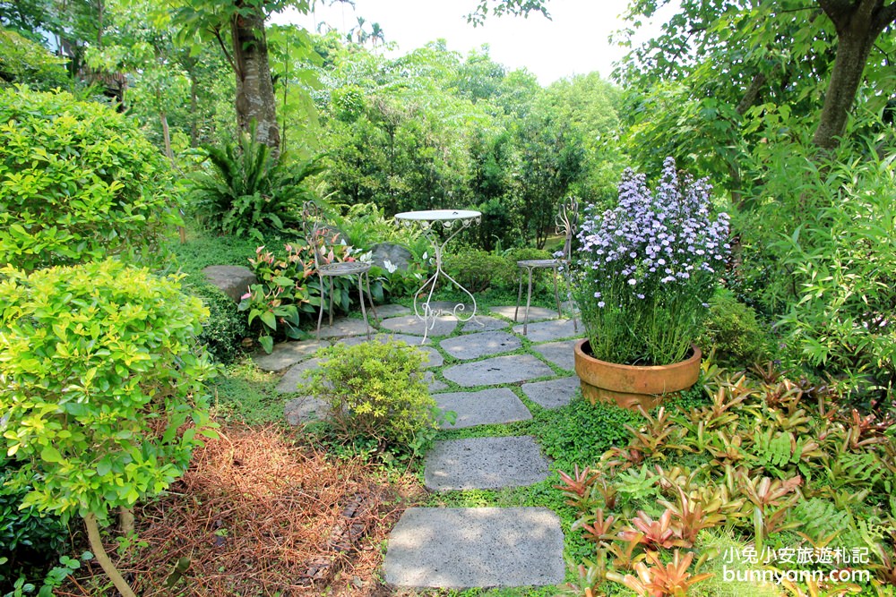 嘉義景點》幸福山丘happyhill,小山丘上的貨櫃屋,藍天下眺望嘉義美景 嘉義景點》幸福山丘happyhill,小山丘上的貨櫃屋,藍天下眺望嘉義美景