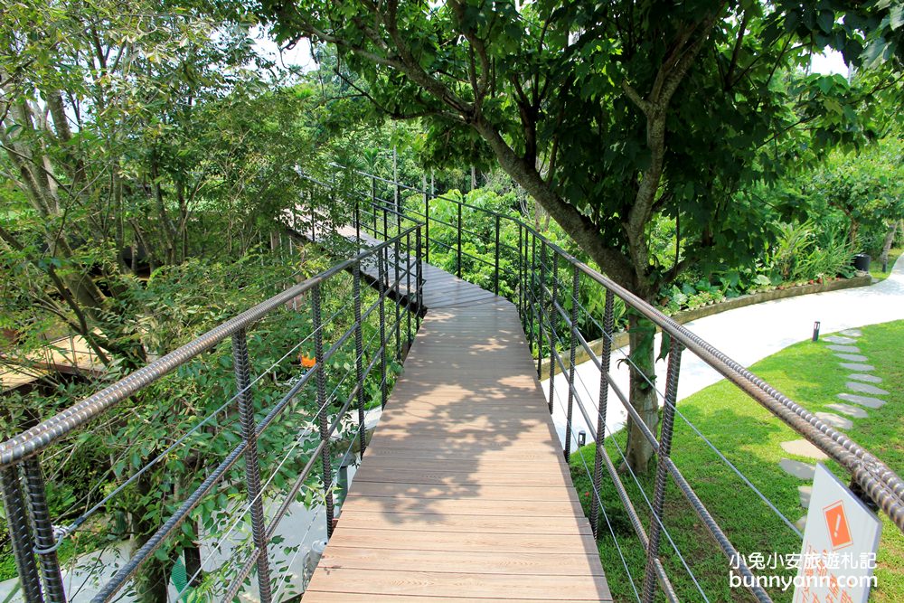 嘉義景點》幸福山丘happyhill,小山丘上的貨櫃屋,藍天下眺望嘉義美景 嘉義景點》幸福山丘happyhill,小山丘上的貨櫃屋,藍天下眺望嘉義美景