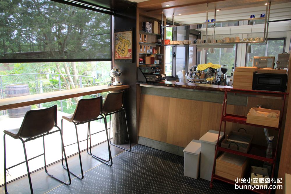 嘉義景點》幸福山丘happyhill,小山丘上的貨櫃屋,藍天下眺望嘉義美景 嘉義景點》幸福山丘happyhill,小山丘上的貨櫃屋,藍天下眺望嘉義美景