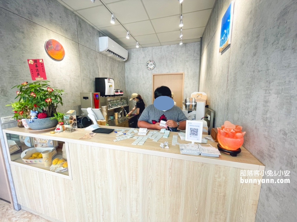 波哥泡芙中壢店｜爆漿菠蘿脆皮泡芙，巧克力、草莓、香草必買推薦!!