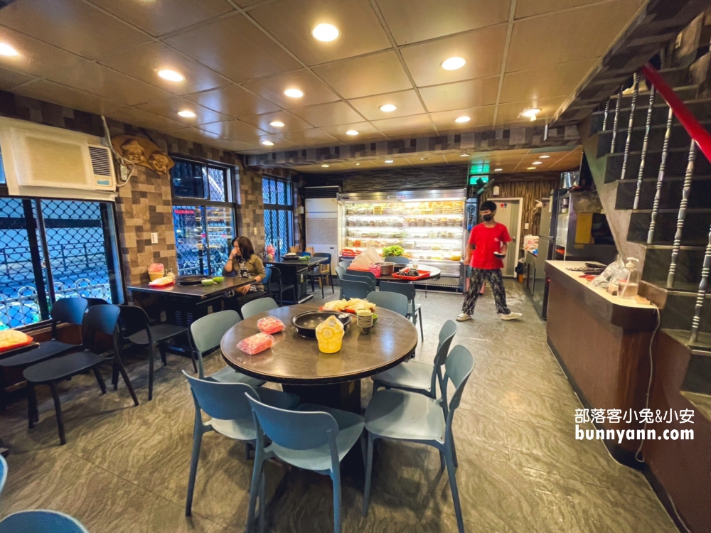 基隆【義美石頭火鍋】還沒開門就排隊的平價火鍋店(菜單&交通)