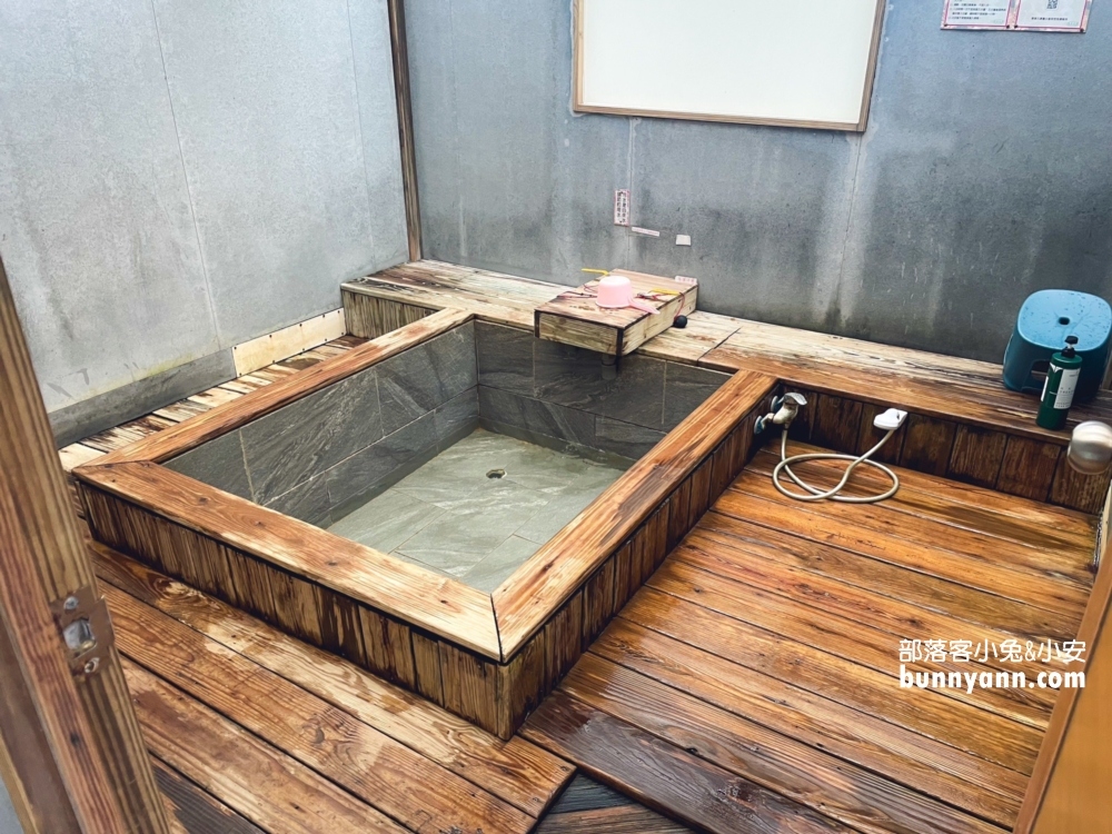 萬里【香草花源溫泉】享受舒服的溫泉湯屋，平日雙人湯屋300元就可以