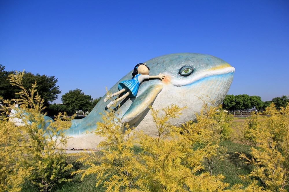 雲林新景點 | 埤頭繪本公園，走進魔法喵咪與大鯨魚的立體童書中~