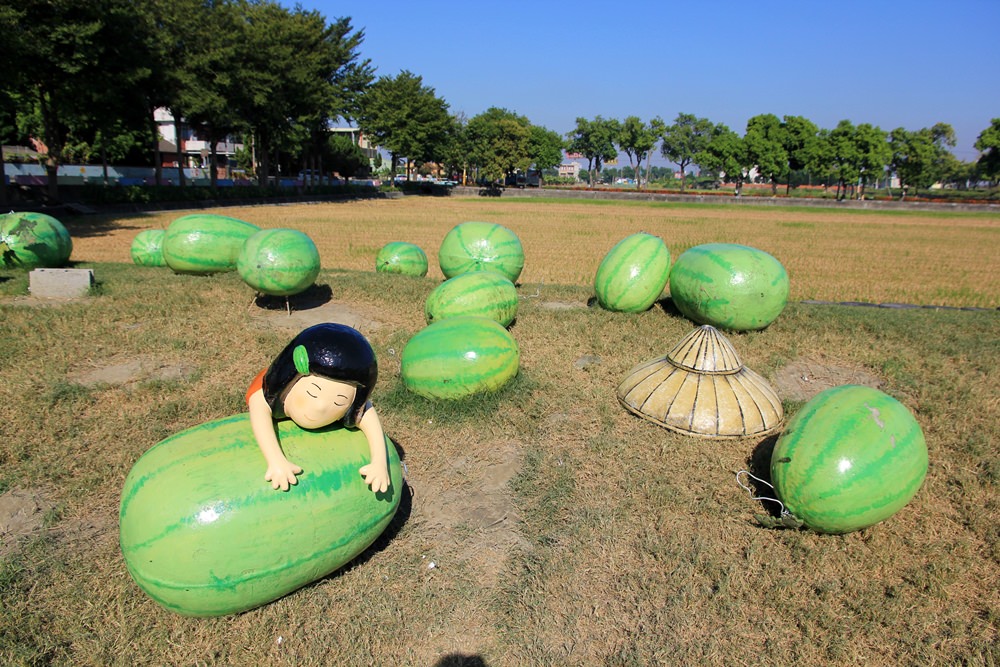 雲林新景點 | 埤頭繪本公園，走進魔法喵咪與大鯨魚的立體童書中~