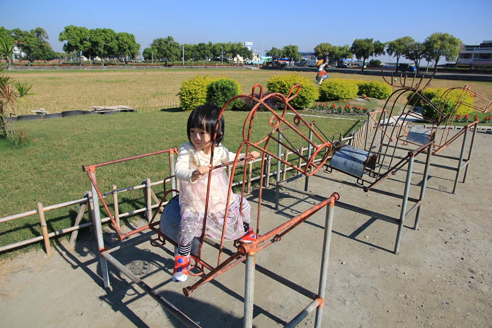 雲林新景點 | 埤頭繪本公園，走進魔法喵咪與大鯨魚的立體童書中~