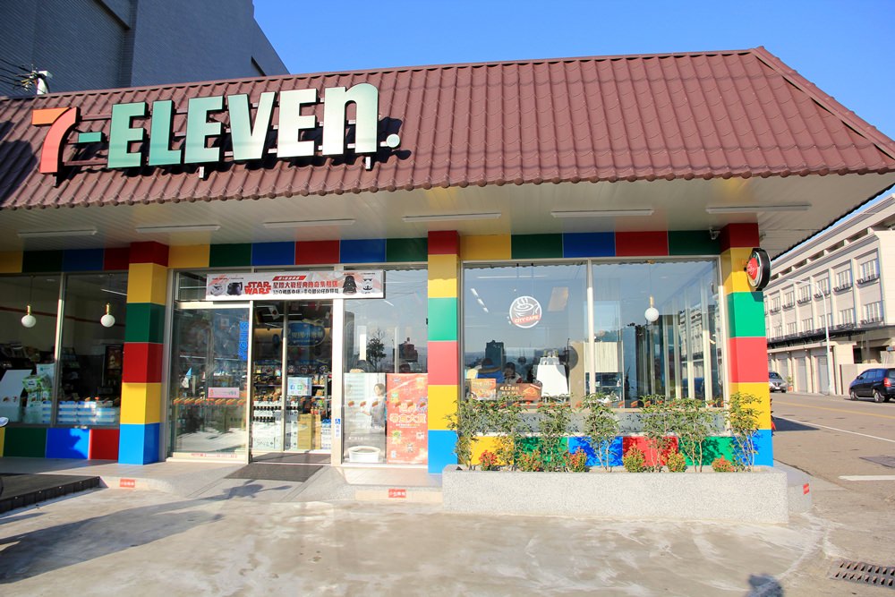 台中新打卡點 | 清水小7樂高積木主題便利商店，堆疊你的視線～