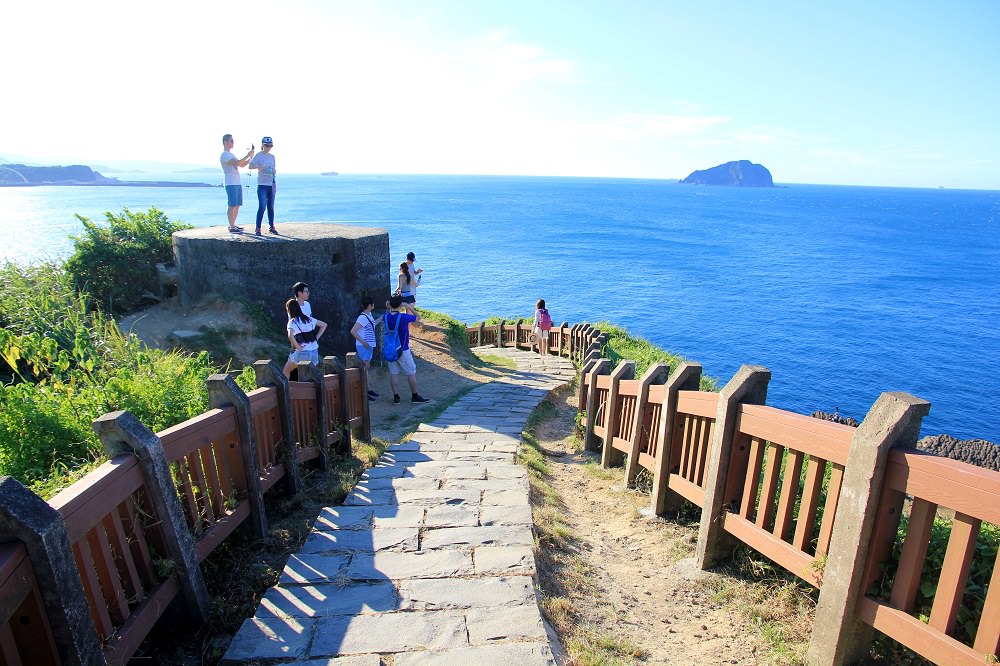 基隆景點》2019中元祭燈會，超美水鑽星空隧道、飛龍花燈，最美海線賞燈一日遊～
