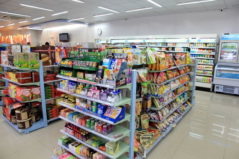 台中新景點 | 7-11后糖門市~超可口粉紅小七糖果屋，全台最少女心的7-ELEVEN！