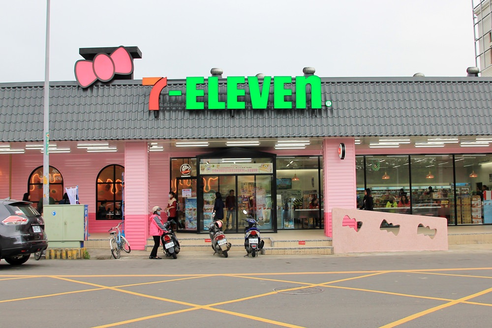 台中新景點 | 7-11后糖門市~超可口粉紅小七糖果屋，全台最少女心的7-ELEVEN！