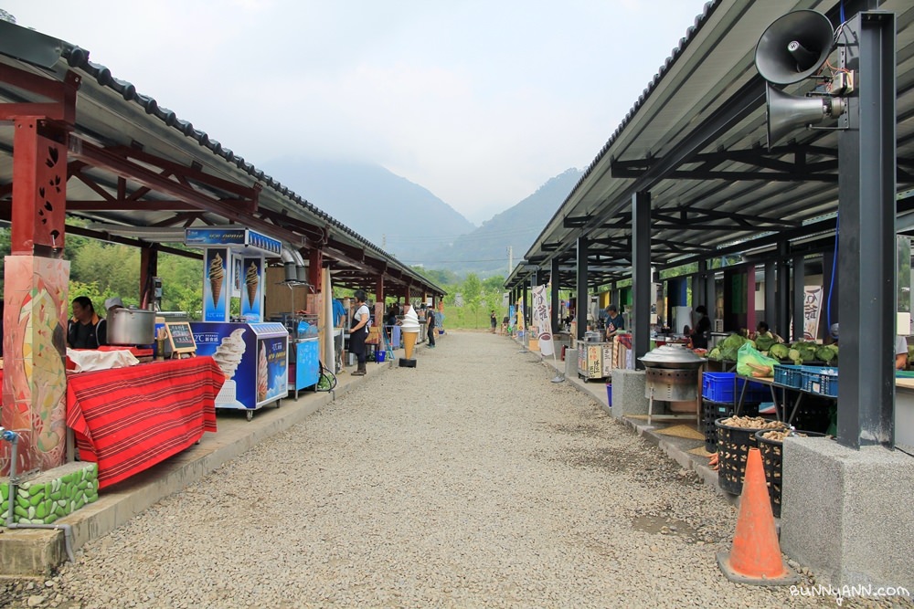 新竹尖石【青蛙石天空步道】深山裡的玻璃景觀平台，欣賞飛瀑好去處