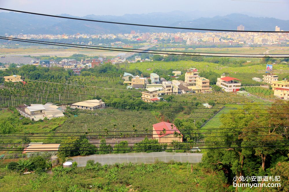 台中新打卡點 | 彩虹山舍琴鍵樓梯、彩虹鉛筆超有趣~