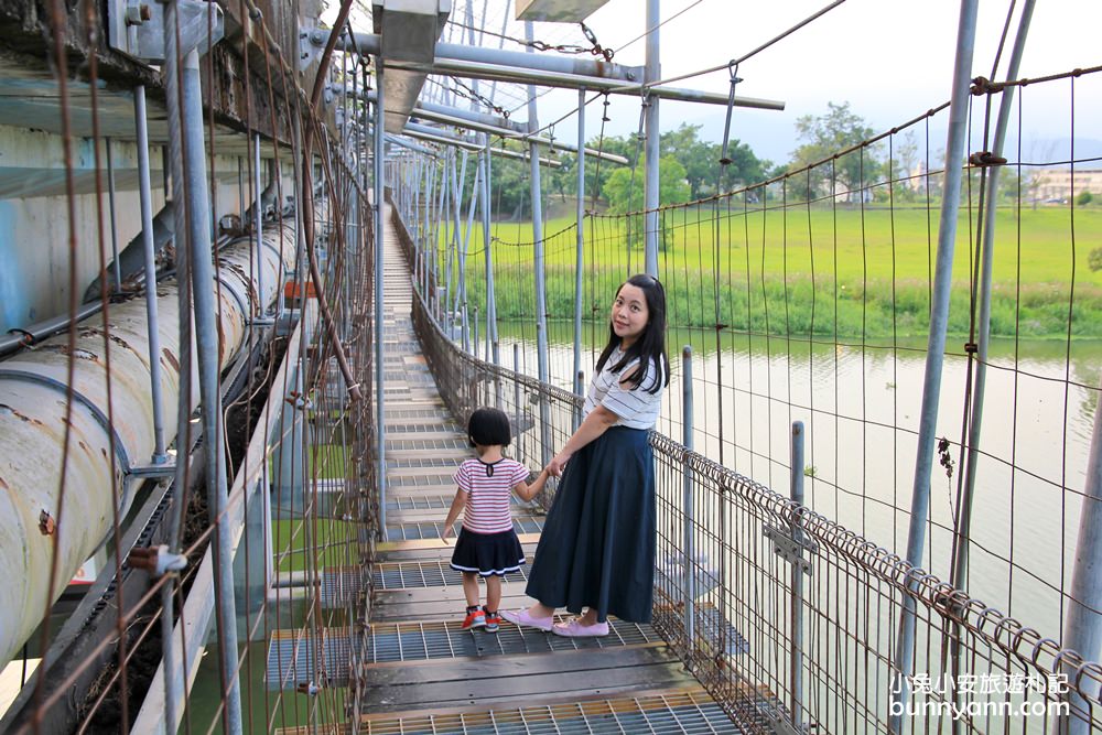 宜蘭景點 | 漂浮！慶和橋津梅棧道，打卡廢棄工業風長廊，橋下河濱大草原隨你奔跑~