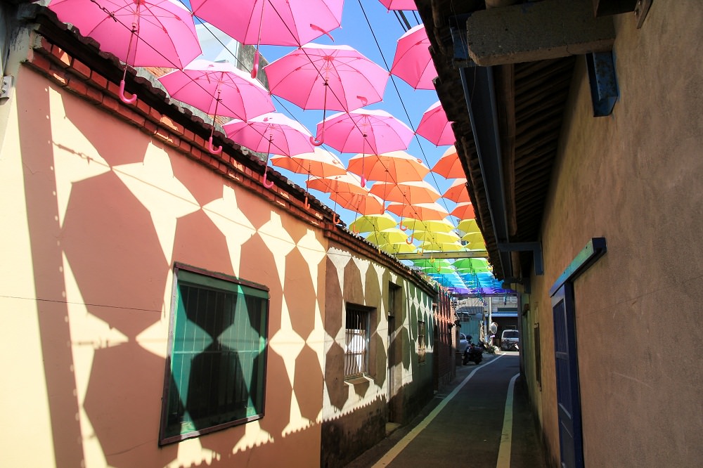 夏日彩虹 | 全台8個攻佔版面彩虹景點，讓繽紛彩色建築豐富你的旅程~
