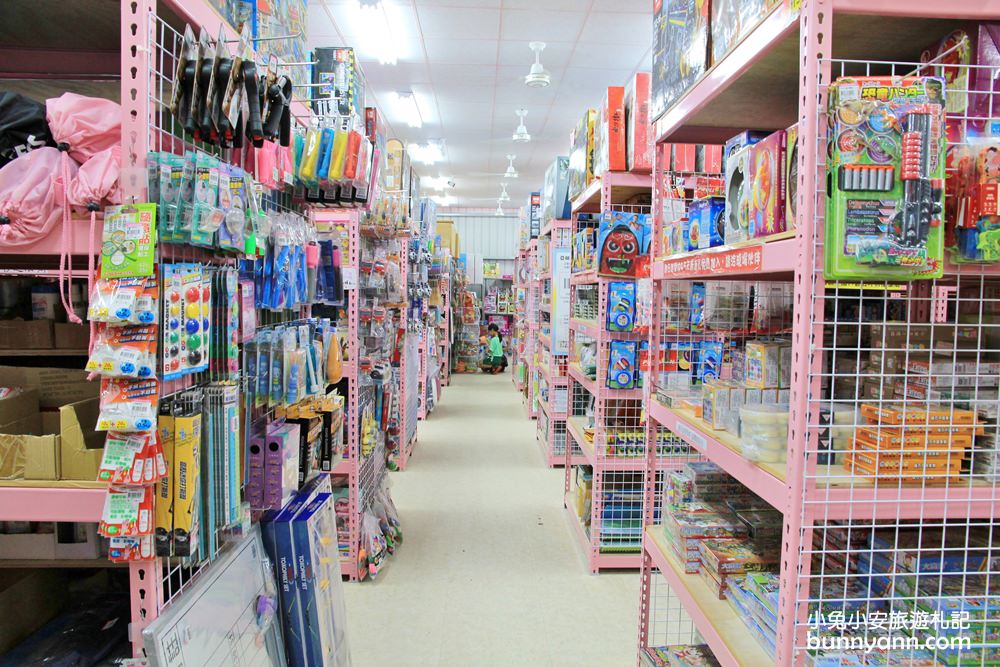 台中玩具店》亞細亞toys台中店～玩具百貨量販批發商場，上萬件超划算玩具逛到失心瘋～