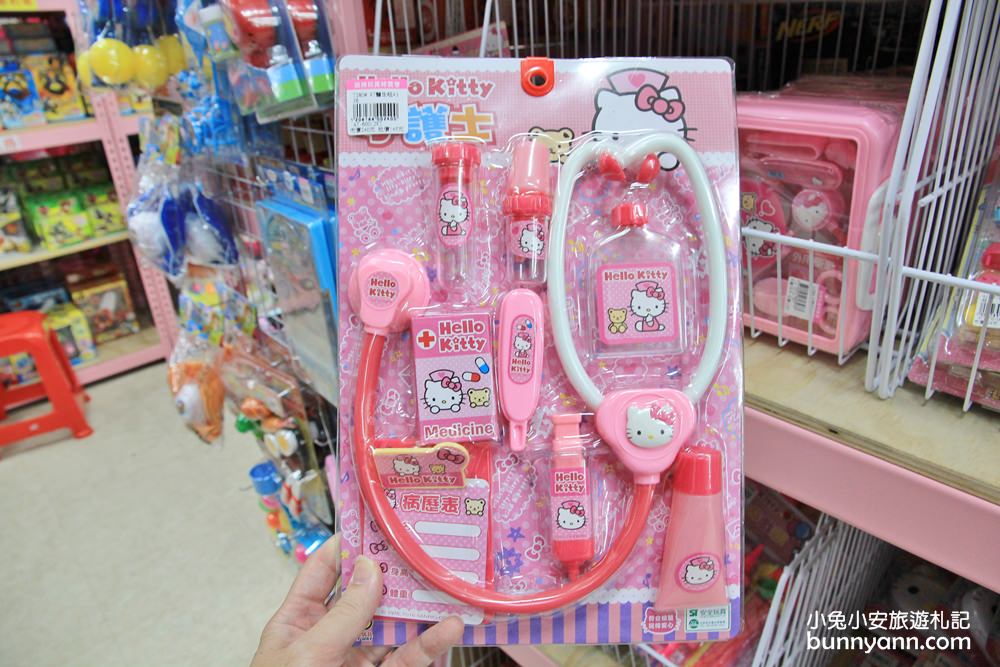 台中玩具店》亞細亞toys台中店～玩具百貨量販批發商場，上萬件超划算玩具逛到失心瘋～