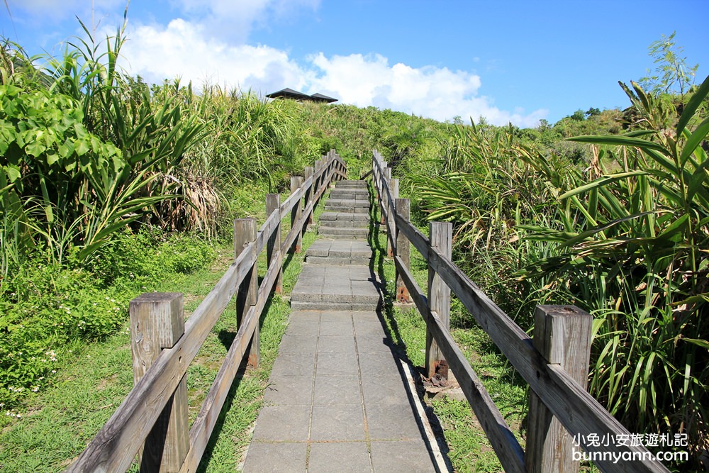 花蓮【大石鼻山步道】最美的靠海龜庵山步道，看海視野非常好。