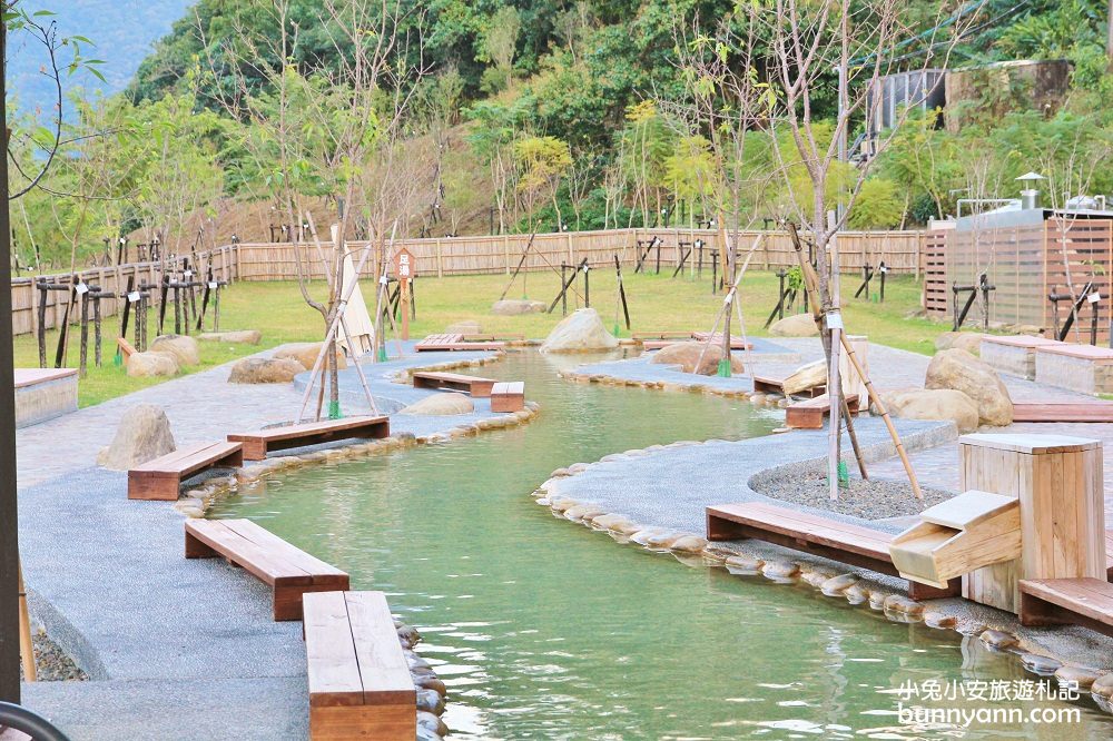 高雄景點》寶來花賞溫泉公園，群山包圍的足湯秘境，美人溫泉好滑嫩~