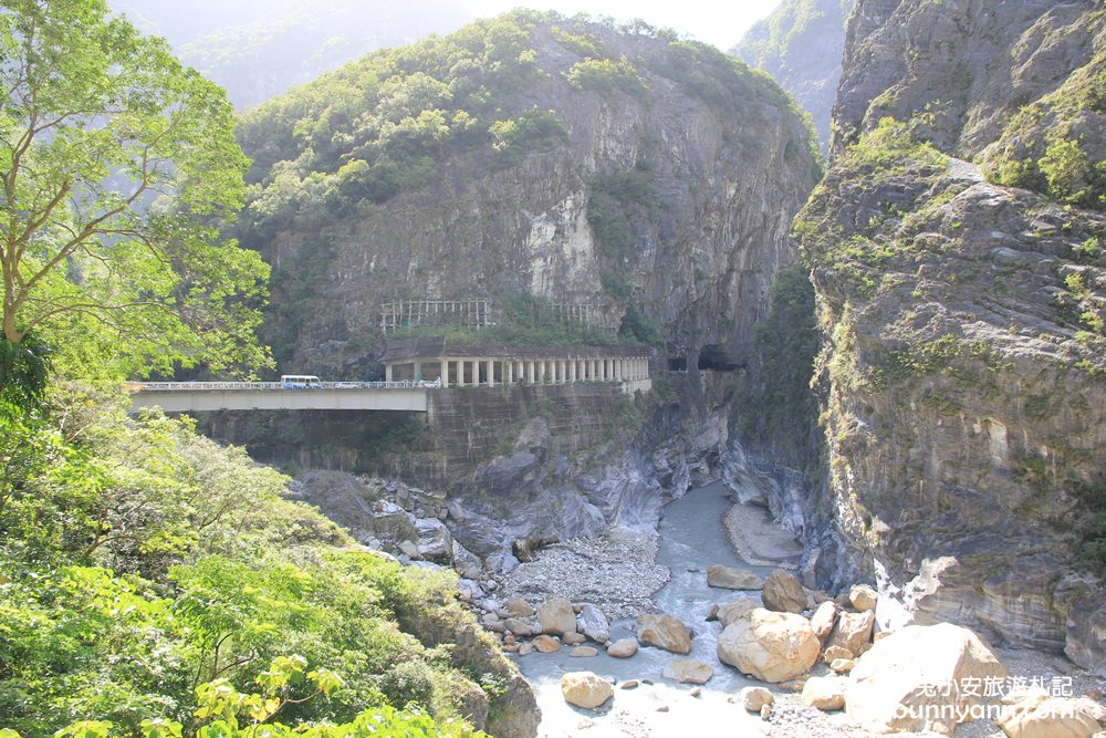 花蓮中橫絕美景點太魯閣燕子口步道，鬼斧神工大峽谷景色!!