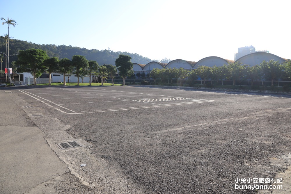 宜蘭景點》龍潭湖畔悠活園區，HoWine&Cafe純白貨櫃景觀咖啡，美麗湖光山色全都賞～