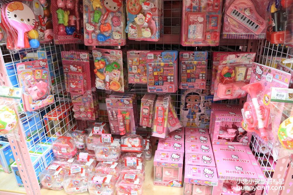 台中玩具店》亞細亞toys台中店～玩具百貨量販批發商場，過年採買玩具禮物不手軟～