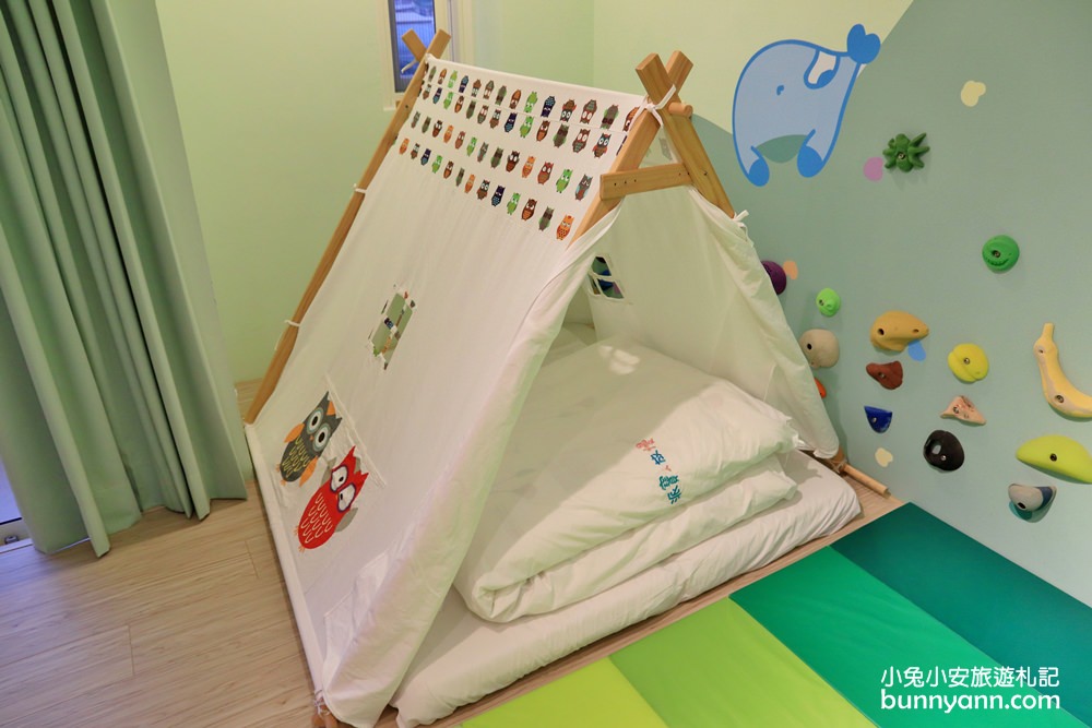 台中親子民宿》Kids-box溜滑梯房，小孩會愛樹屋溜滑梯和變裝派對超好玩~（暫停營業）