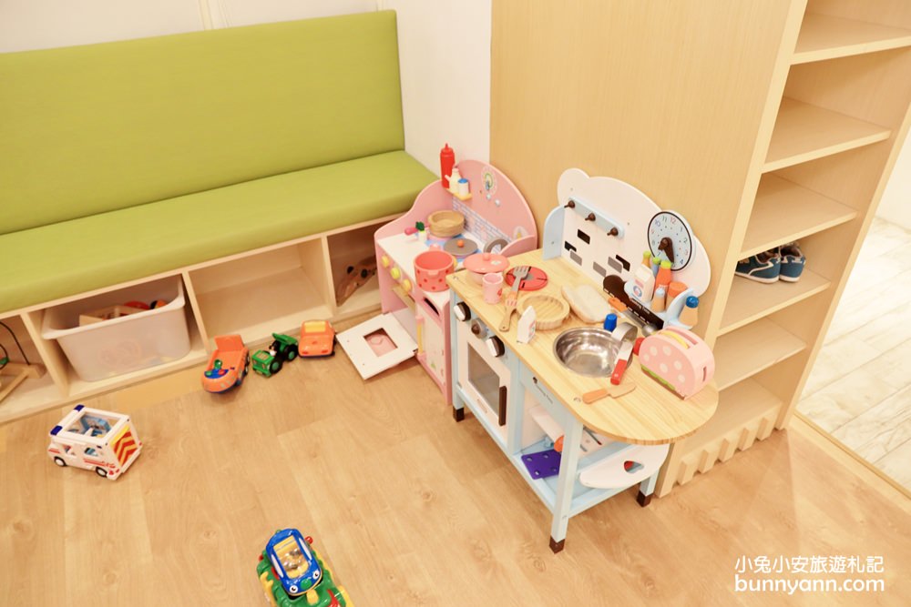 台中親子民宿》Kids-box溜滑梯房，小孩會愛樹屋溜滑梯和變裝派對超好玩~（暫停營業）