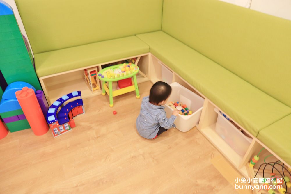台中親子民宿》Kids-box溜滑梯房，小孩會愛樹屋溜滑梯和變裝派對超好玩~（暫停營業）