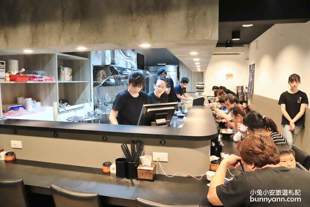 土城拉麵店》海山捷運站，勝男家台式牛肉拉麵，厚實大塊牛肉超滿足！