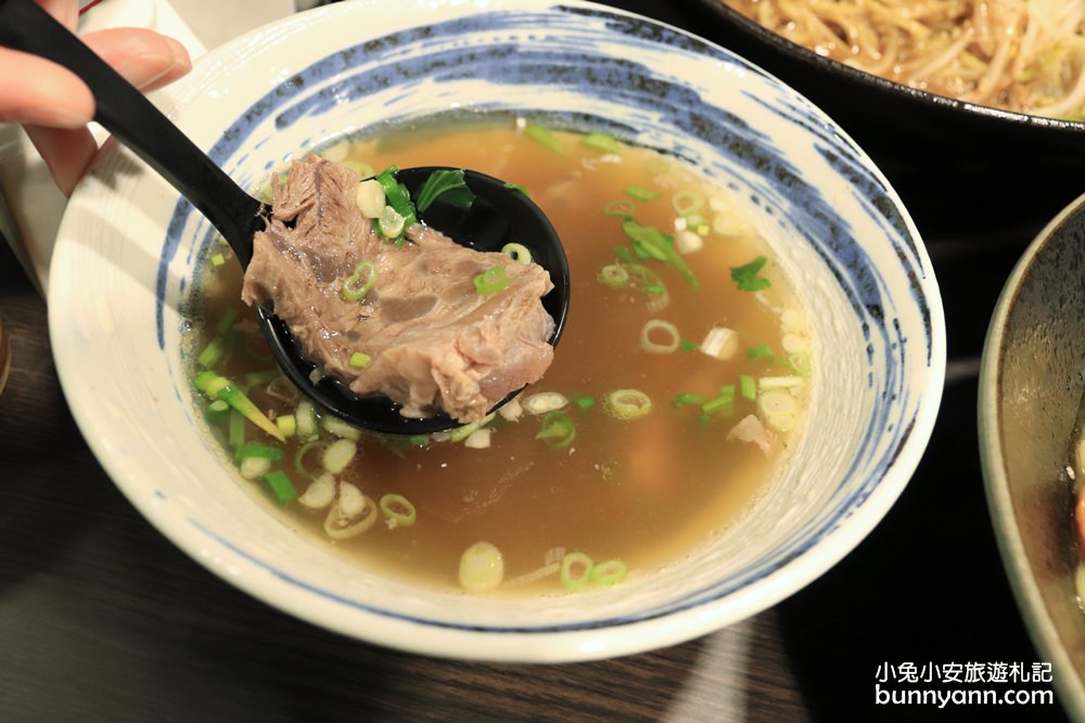 土城拉麵店》海山捷運站，勝男家台式牛肉拉麵，厚實大塊牛肉超滿足！