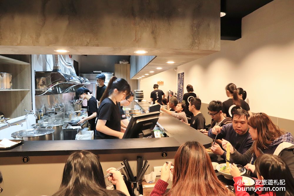 土城拉麵店》海山捷運站，勝男家台式牛肉拉麵，厚實大塊牛肉超滿足！