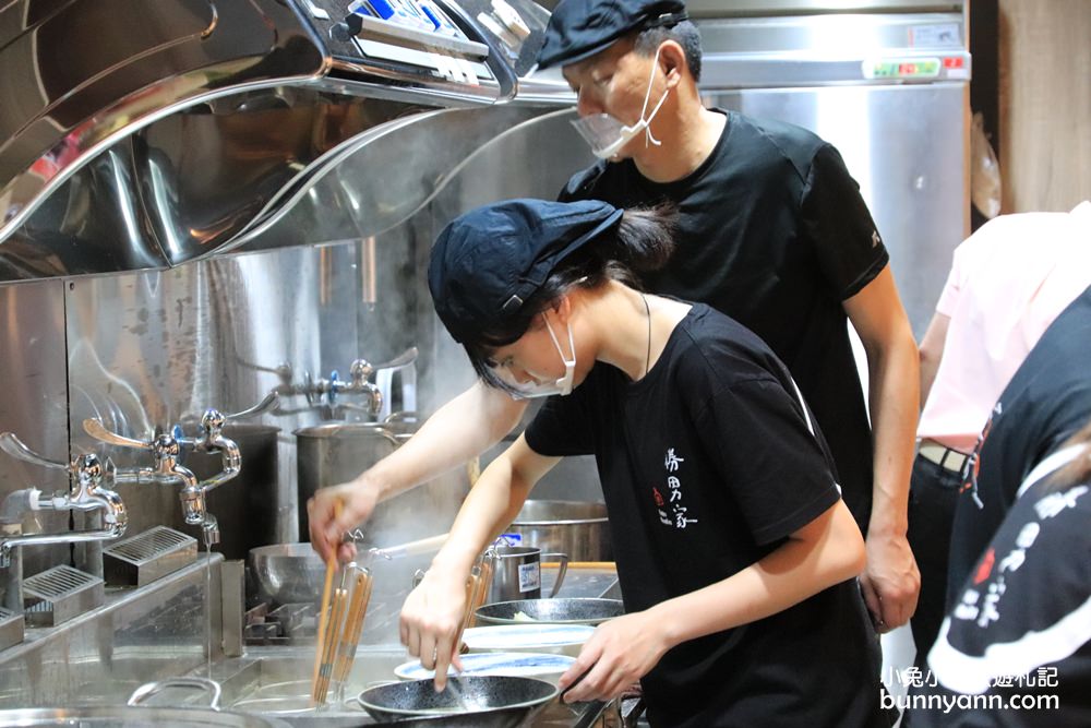 土城拉麵店》海山捷運站，勝男家台式牛肉拉麵，厚實大塊牛肉超滿足！