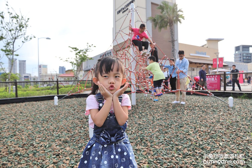 桃園【華泰名品城】每一季都會推出不同的場景讓旅人拍照打卡