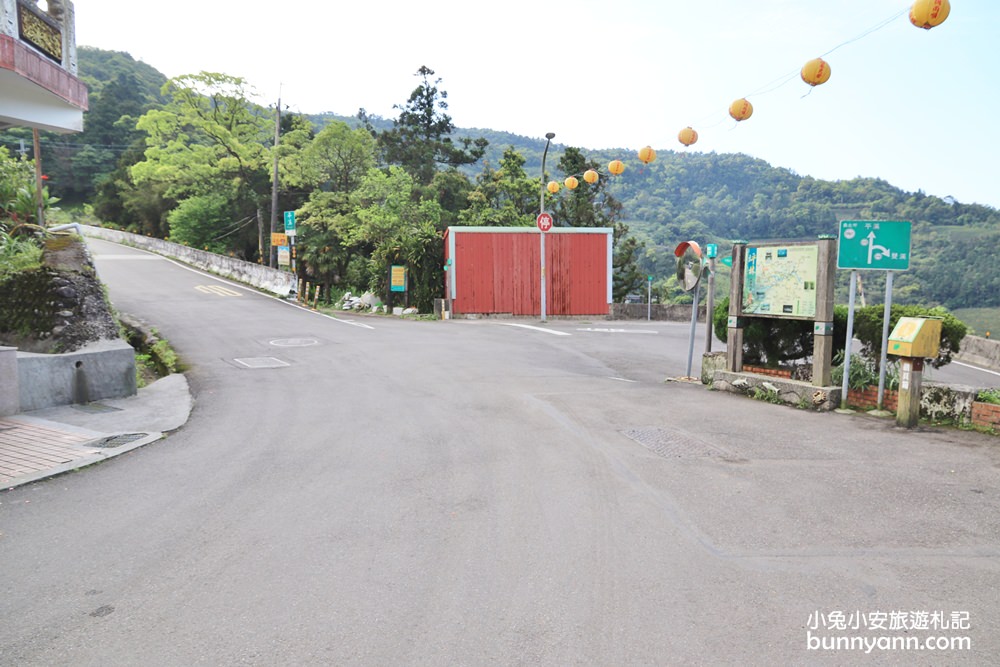 坪林南山寺仙公廟，獅公髻尾山步道眺望茶園與山嵐