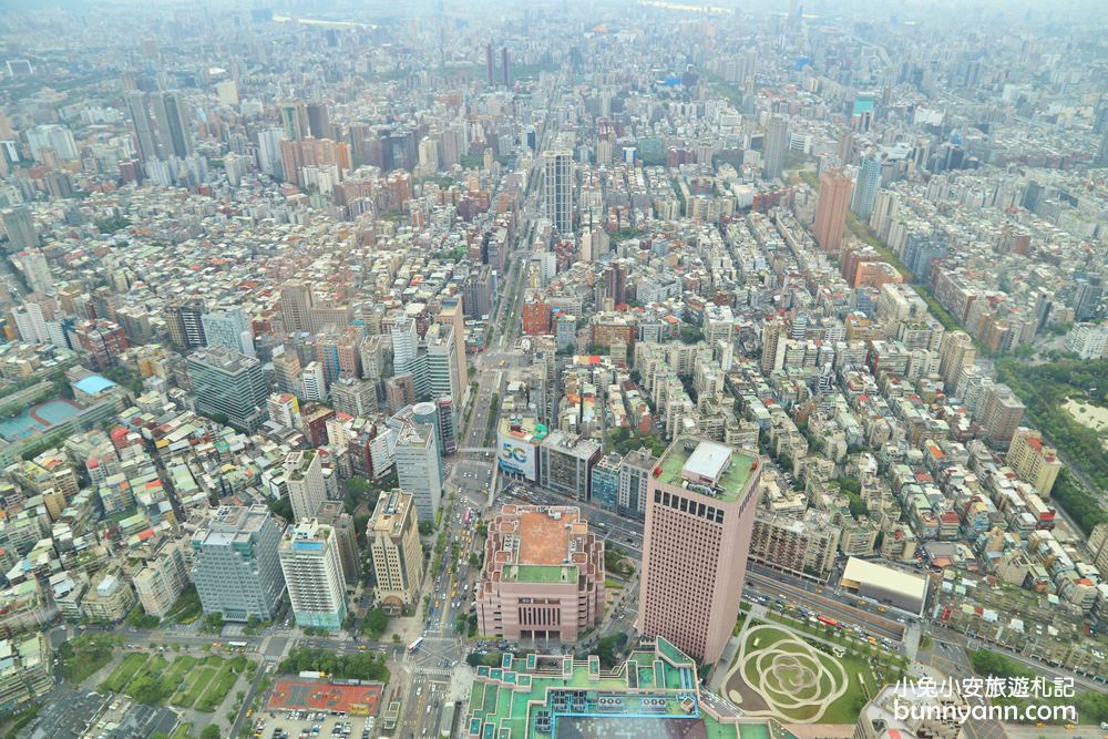 台北景點》台北城市一日遊驚奇璀璨路線！101觀景台+袖珍博物館+美麗華摩天輪賞夜景全都玩~