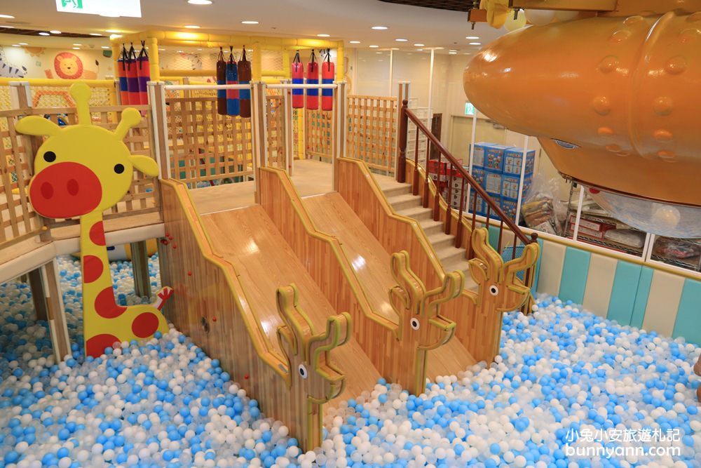 新北親子樂園》暑假好去處！樹林樂米樂園，不限時高質感百萬球池、溜滑梯、考古沙坑玩到翻~