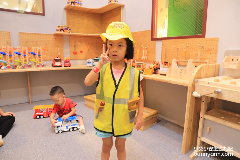 新北親子樂園》暑假好去處！樹林樂米樂園，不限時高質感百萬球池、溜滑梯、考古沙坑玩到翻~