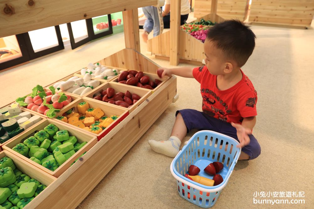 新北親子樂園》暑假好去處！樹林樂米樂園，不限時高質感百萬球池、溜滑梯、考古沙坑玩到翻~
