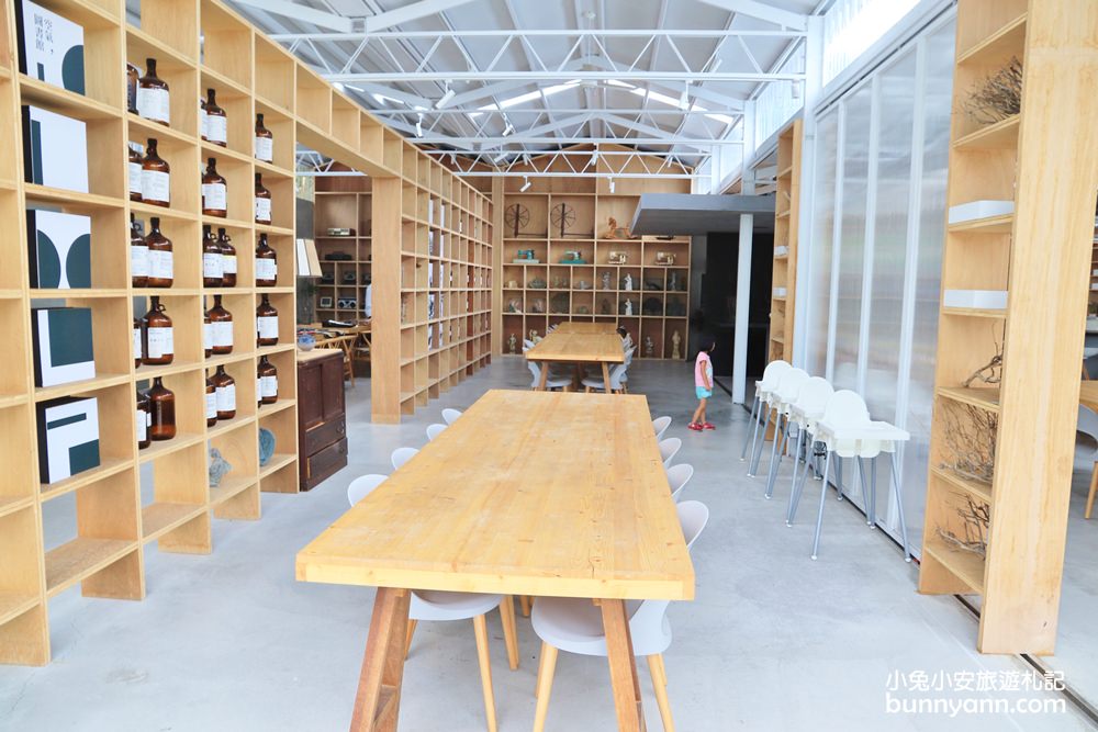 嘉義景點》空氣圖書館，森林系文青咖啡店，姊妹聊天下午茶好去處