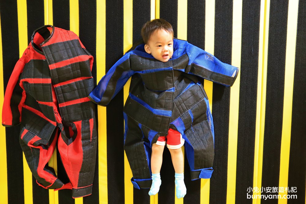 基隆景點》樂飛親子遊樂園，海洋風夢幻球池、海盜船溜滑梯、親子沙坑玩到翻~