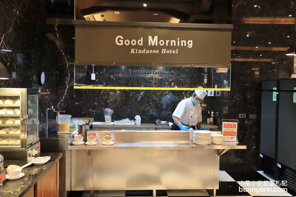 康橋商旅花蓮站前館，宵夜、下午茶通通免費吃到飽