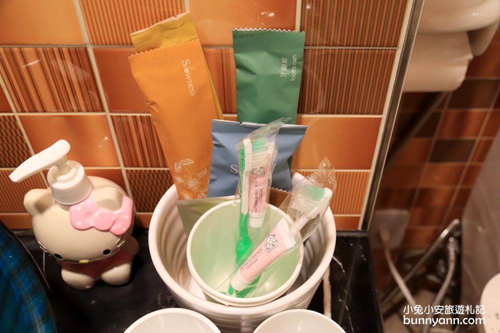 宜蘭推薦住宿》丟丟噹親子樂園民宿，兩層樓旋轉溜滑梯、戲水池、電動車、小火車玩好玩滿~