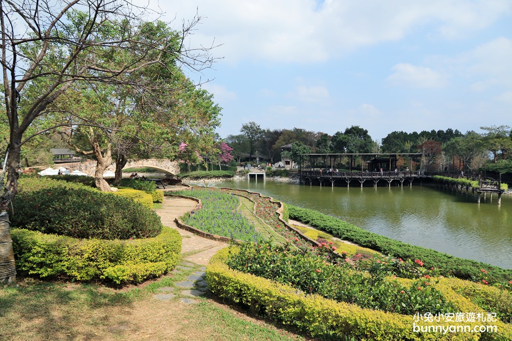 2025「新社古堡」一起美拍新社莊園休閒農場、酒莊、宮廷花園、瀑布造景