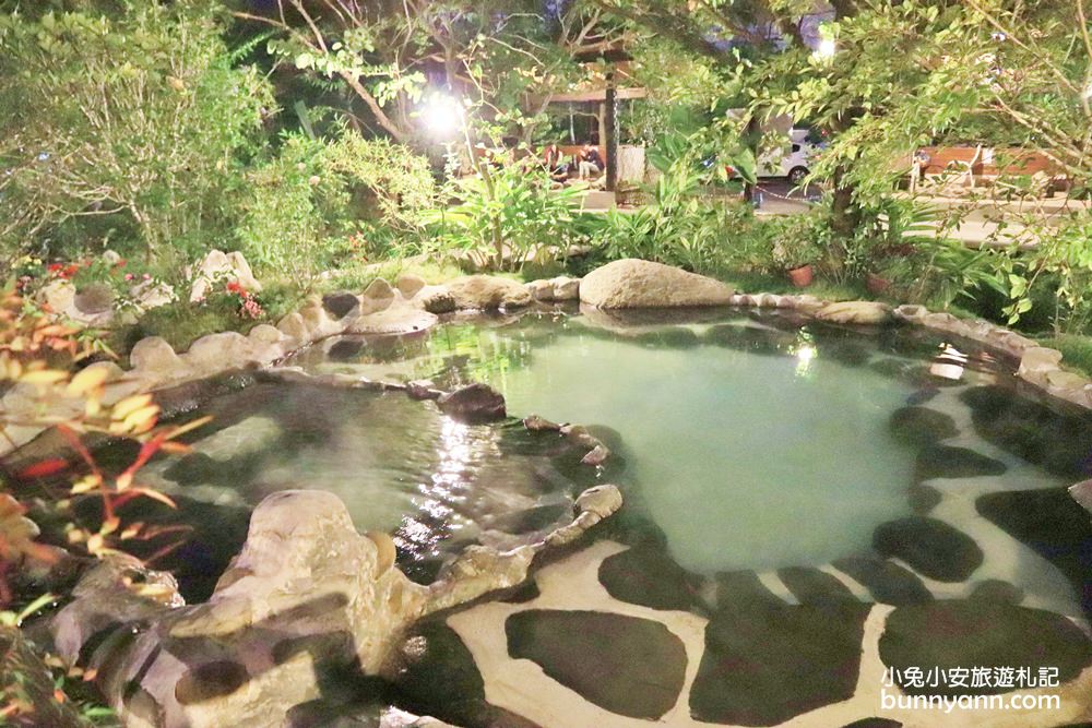 苗栗「大湖石湯溫泉」♨️CP值超划算的露天風呂大眾池，有泡麵可以買來吃真棒