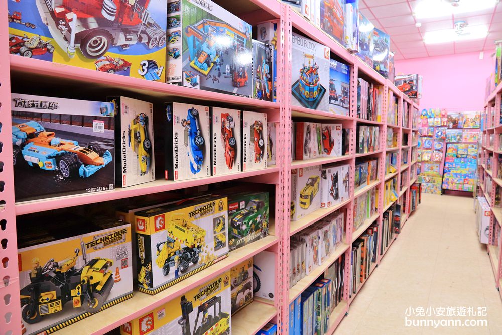 玩具店》亞細亞toys桃園店，交換禮物、聖誕採買上萬件商品買到瘋！
