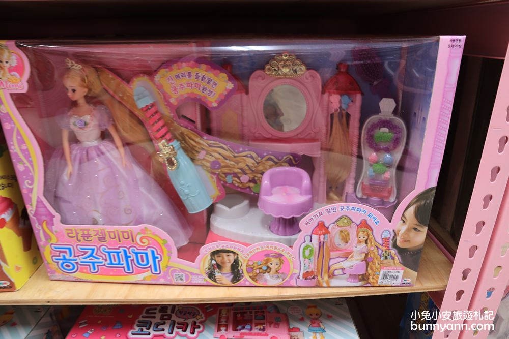 玩具店》亞細亞toys桃園店，交換禮物、聖誕採買上萬件商品買到瘋！