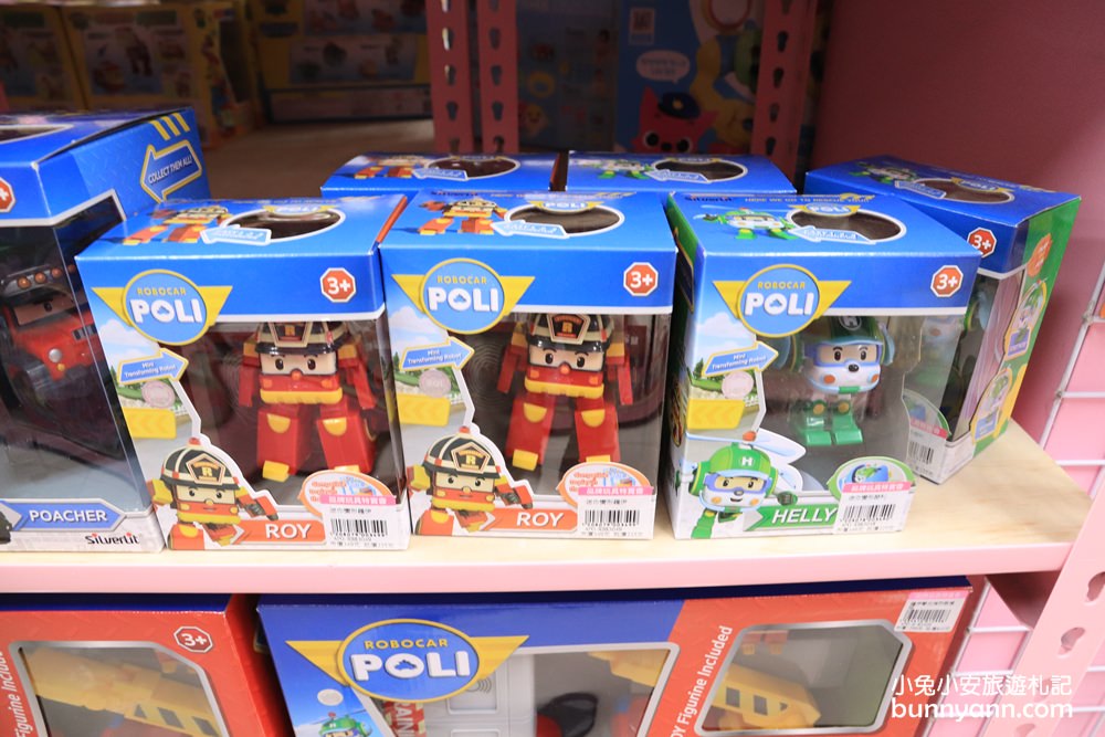 玩具店》亞細亞toys桃園店，交換禮物、聖誕採買上萬件商品買到瘋！