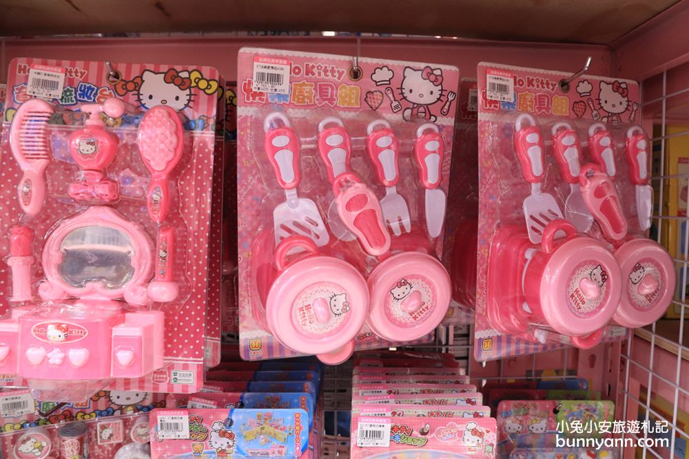 玩具店》亞細亞toys桃園店，交換禮物、聖誕採買上萬件商品買到瘋！