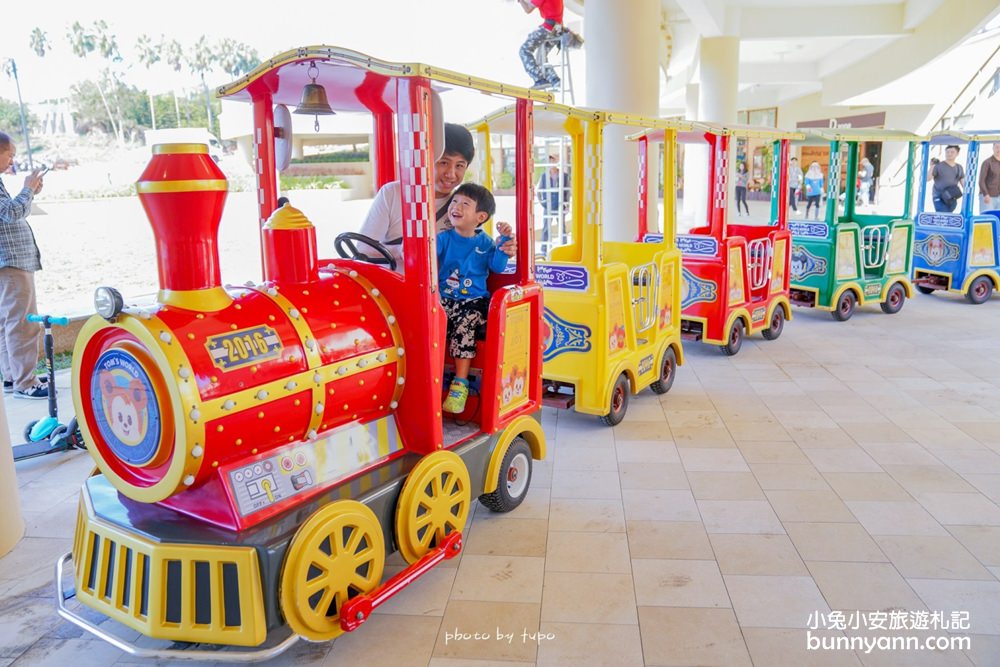 台中新景點》全台唯一鐘樓星巴克曝光！麗寶Outlet Mall北義街道、浪漫運河搶先看～