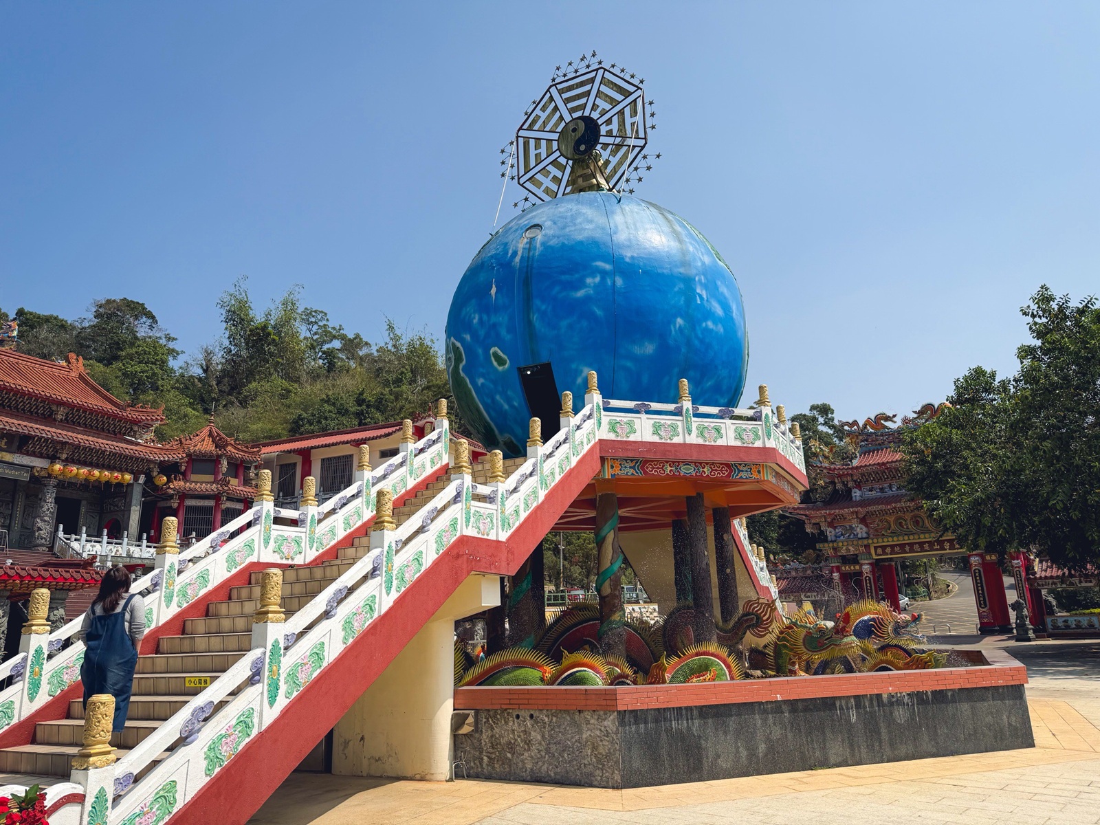 地球廟！靈台山建德寺，環球一圈祈福，摸摸巨大金元寶